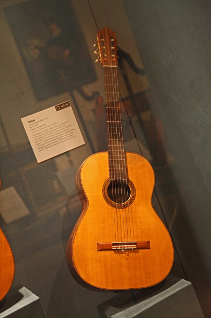 uec_usa_nyc_mma_guitar_h_hauser_played_by_a_segovia